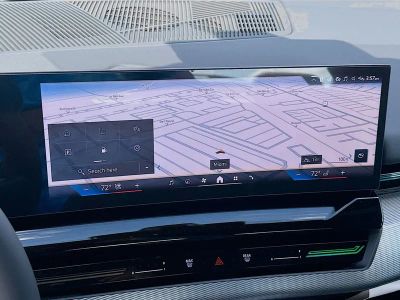2026 BMW 5 Series — photo 11 view