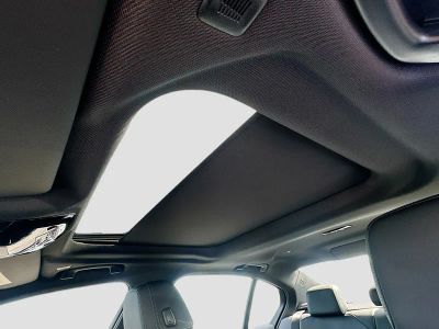 2026 BMW 5 Series — photo 15 view