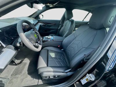 2026 BMW 5 Series — photo 16 view