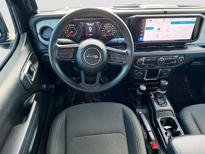 2024 Jeep Wrangler - Photo 15