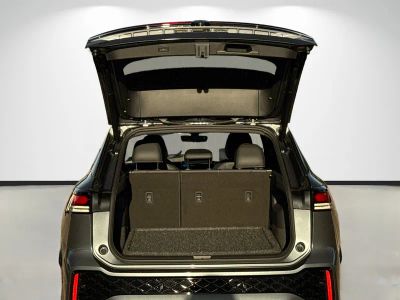 2026 Volkswagen Tiguan — photo 12 view