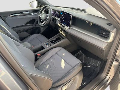 2026 Volkswagen Tiguan — photo 14 view