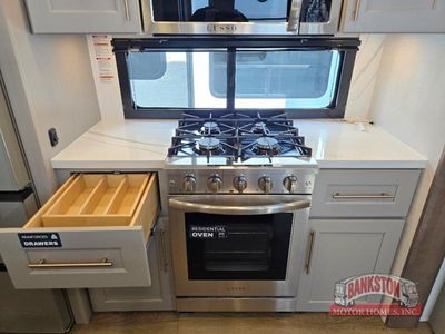 2026 Paradigm 385FL — photo 13 view