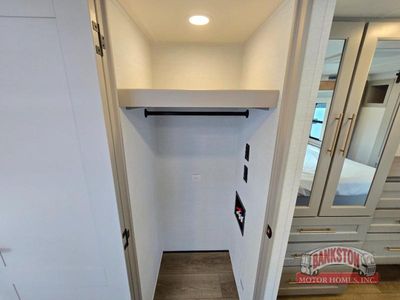 2026 Paradigm 385FL — photo 41 view