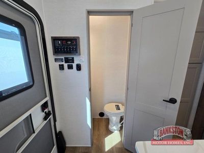 2026 Paradigm 385FL — photo 29 view