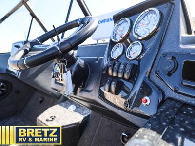2026 TRACKER Targa - Photo 17