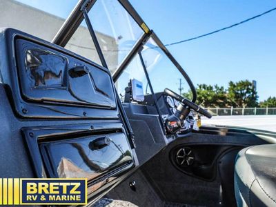 2026 TRACKER Targa - Photo 9
