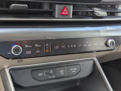 2025 Kia Carnival — photo 25 view