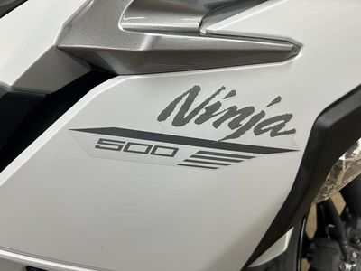 2025 Kawasaki Ninja 500 - Photo 10