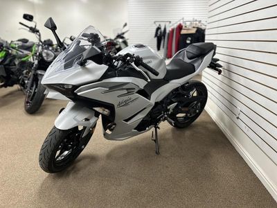 2025 Kawasaki Ninja 500 - Photo 6