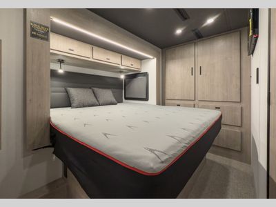 2026 Grand Design Lineage Series F - Photo 5