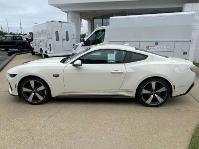 2025 Ford Mustang - Photo 6