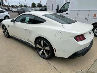 2025 Ford Mustang - Photo 5