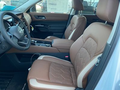 2026 Nissan Pathfinder — photo 9 view