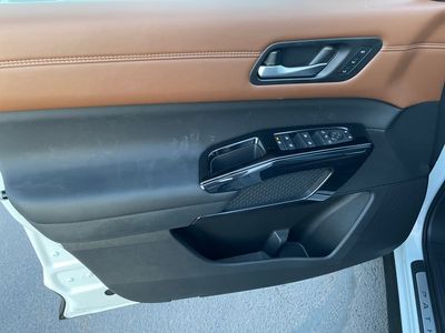 2026 Nissan Pathfinder — photo 10 view