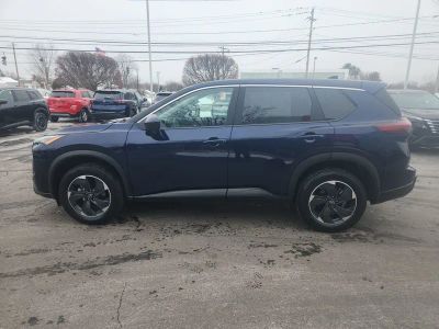 2025 Nissan Rogue SV - Photo 8