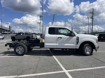 2026 Ford F-350SD - Photo 2