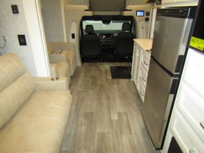2024 Tiffin WAYFARER - Photo 3