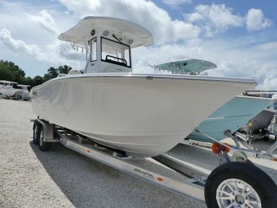 2026 Sea Pro 245 FLX — front three-quarter view