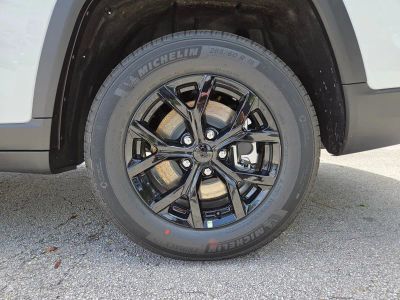 2026 Jeep Grand Cherokee L — engine compartment view