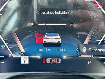 2026 BMW 5 Series — photo 9 view