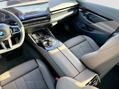 2026 BMW 5 Series — photo 18 view