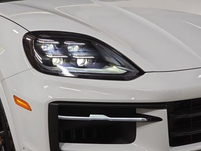 2026 Porsche Cayenne E-Hybrid - Photo 12