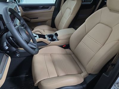 2026 Porsche Cayenne E-Hybrid - Photo 5