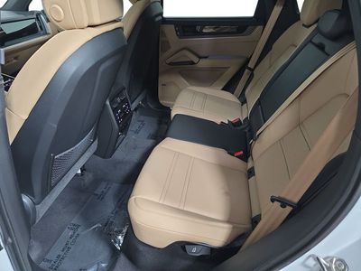 2026 Porsche Cayenne E-Hybrid - Photo 24