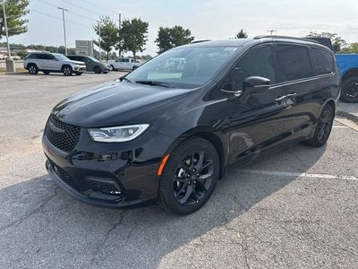 2026 Chrysler Pacifica - Photo 6