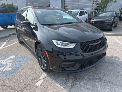 2026 Chrysler Pacifica - Photo 3