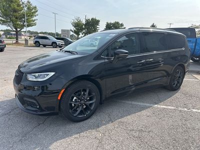 2026 Chrysler Pacifica - Photo 10
