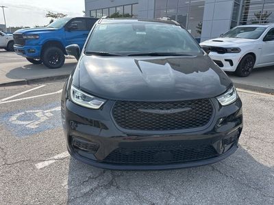 2026 Chrysler Pacifica - Photo 8