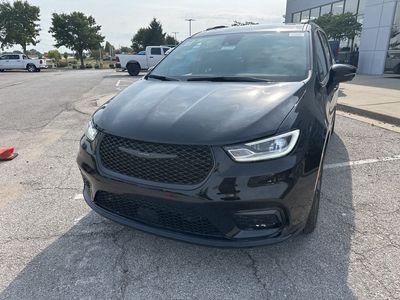 2026 Chrysler Pacifica - Photo 4