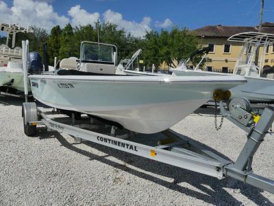 2023 Sea Pro 172 Bay — front three-quarter view