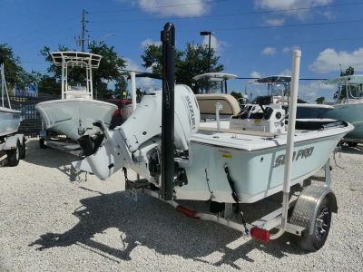 2023 Sea Pro 172 Bay — detail view