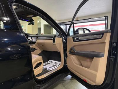 2023 Porsche Cayenne - Photo 12