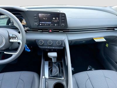 2026 Hyundai ELANTRA — photo 17 view