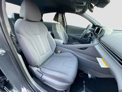 2026 Hyundai ELANTRA — photo 13 view
