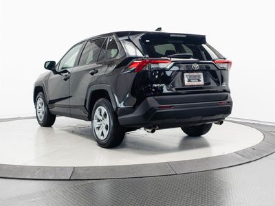 2025 Toyota RAV4 - Photo 8