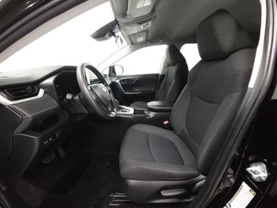 2025 Toyota RAV4 - Photo 4
