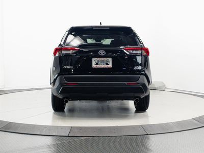 2025 Toyota RAV4 - Photo 9