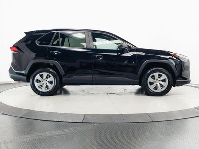 2025 Toyota RAV4 - Photo 12