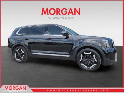 2024 Kia Telluride EX in Black — front three-quarter view