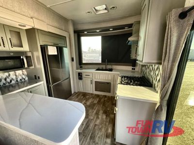 2025 Redwood RV Regency - Photo 3