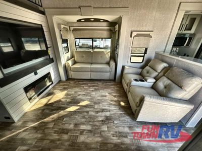 2025 Redwood RV Regency - Photo 38