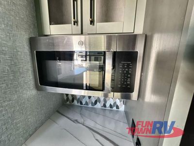 2025 Redwood RV Regency - Photo 30