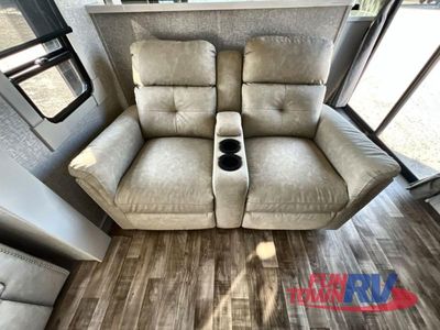 2025 Redwood RV Regency - Photo 41