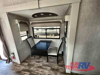 2025 Redwood RV Regency - Photo 7