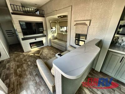 2025 Redwood RV Regency - Photo 4